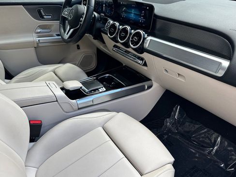 Used 2020 Mercedes-Benz GLB 250 image 19