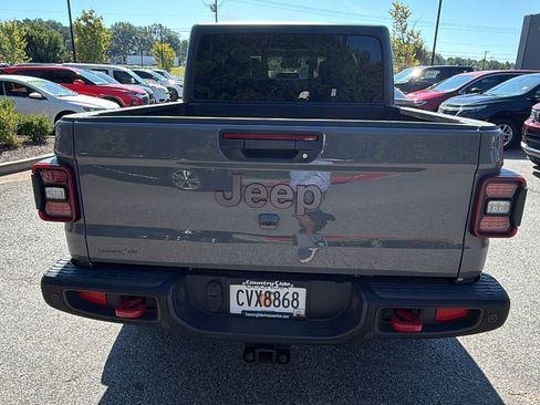 Used 2022 Jeep Gladiator Rubicon w/ LED Lighting Group AWD/4WD image 9