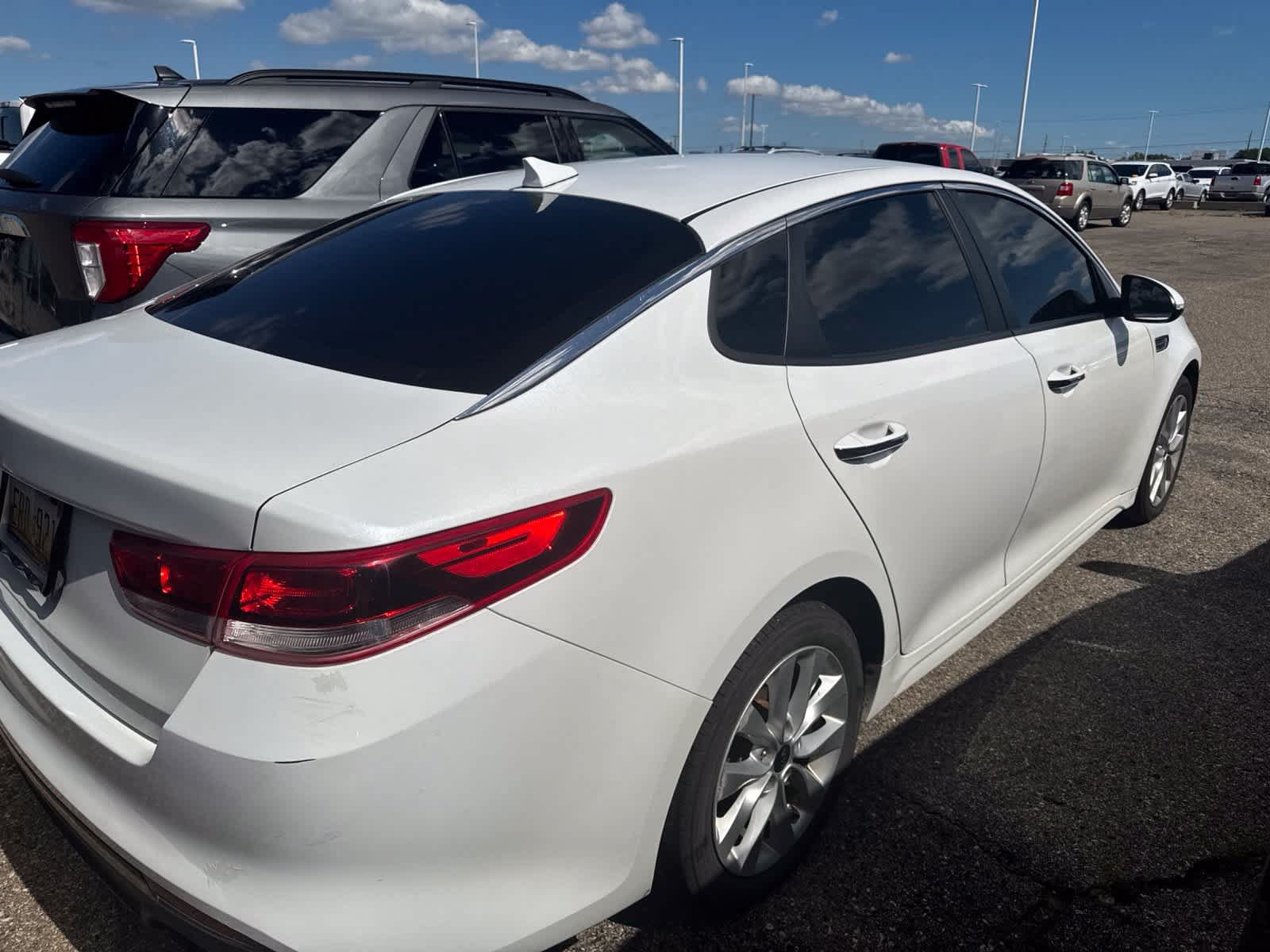 Used 2016 Kia Optima LX FWD image 11