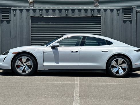 Certified 2022 Porsche Taycan 4S AWD/4WD image 2