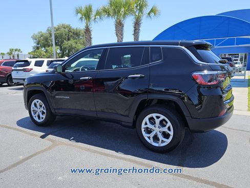 Used 2024 Jeep Compass Sport AWD/4WD image 3