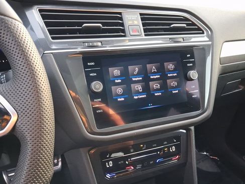 Used 2022 Volkswagen Tiguan SE R-Line FWD image 20