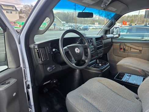 Used 2017 Chevrolet Express 2500 RWD 2500 135 image 10