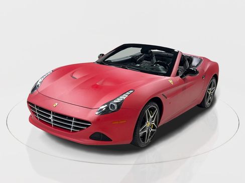 Used 2016 Ferrari California T image 6