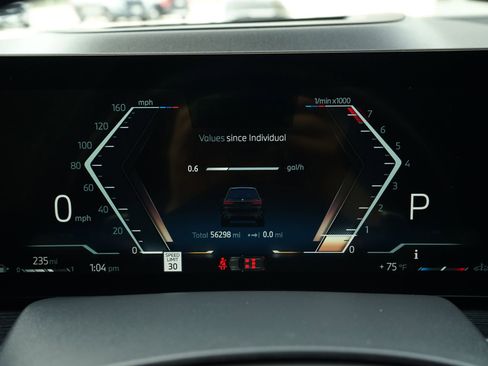 Used 2024 BMW X7 xDrive40i w/ Executive Package image 13