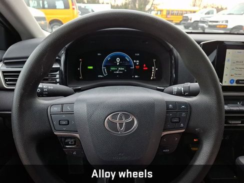 Used 2025 Toyota Camry LE image 19