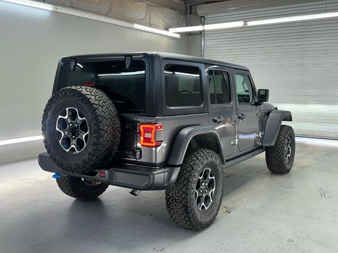 Used 2022 Jeep Wrangler Unlimited Rubicon 4xe w/ Cold Weather Group AWD/4WD image 9