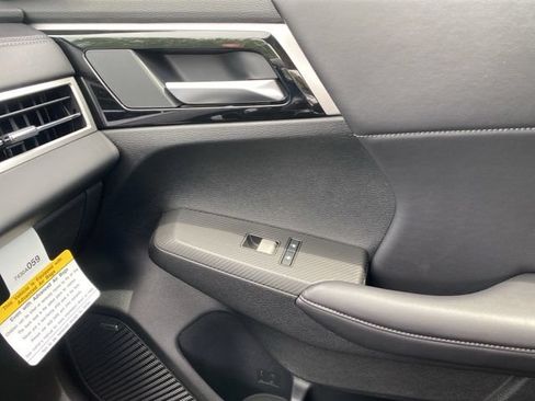 New 2026 Mitsubishi Outlander LE FWD image 19