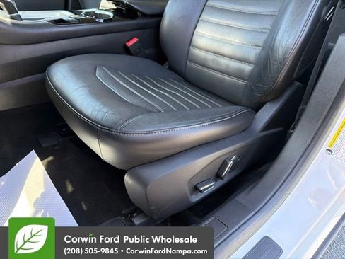 Used 2016 Ford Fusion SE w/ Equipment Group 202A FWD image 25