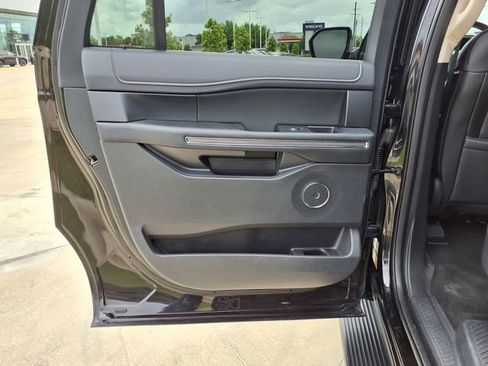 Used 2024 Ford Expedition Max XLT image 18