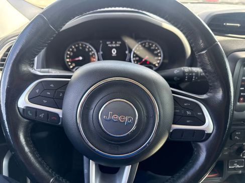 Used 2018 Jeep Renegade Latitude w/ Advanced Technology Group FWD image 24