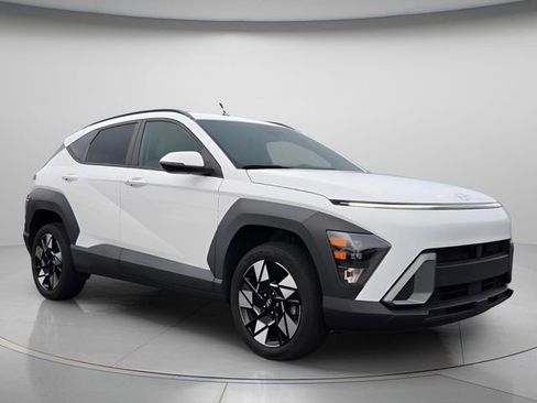 Used 2024 Hyundai Kona SEL AWD/4WD image 9