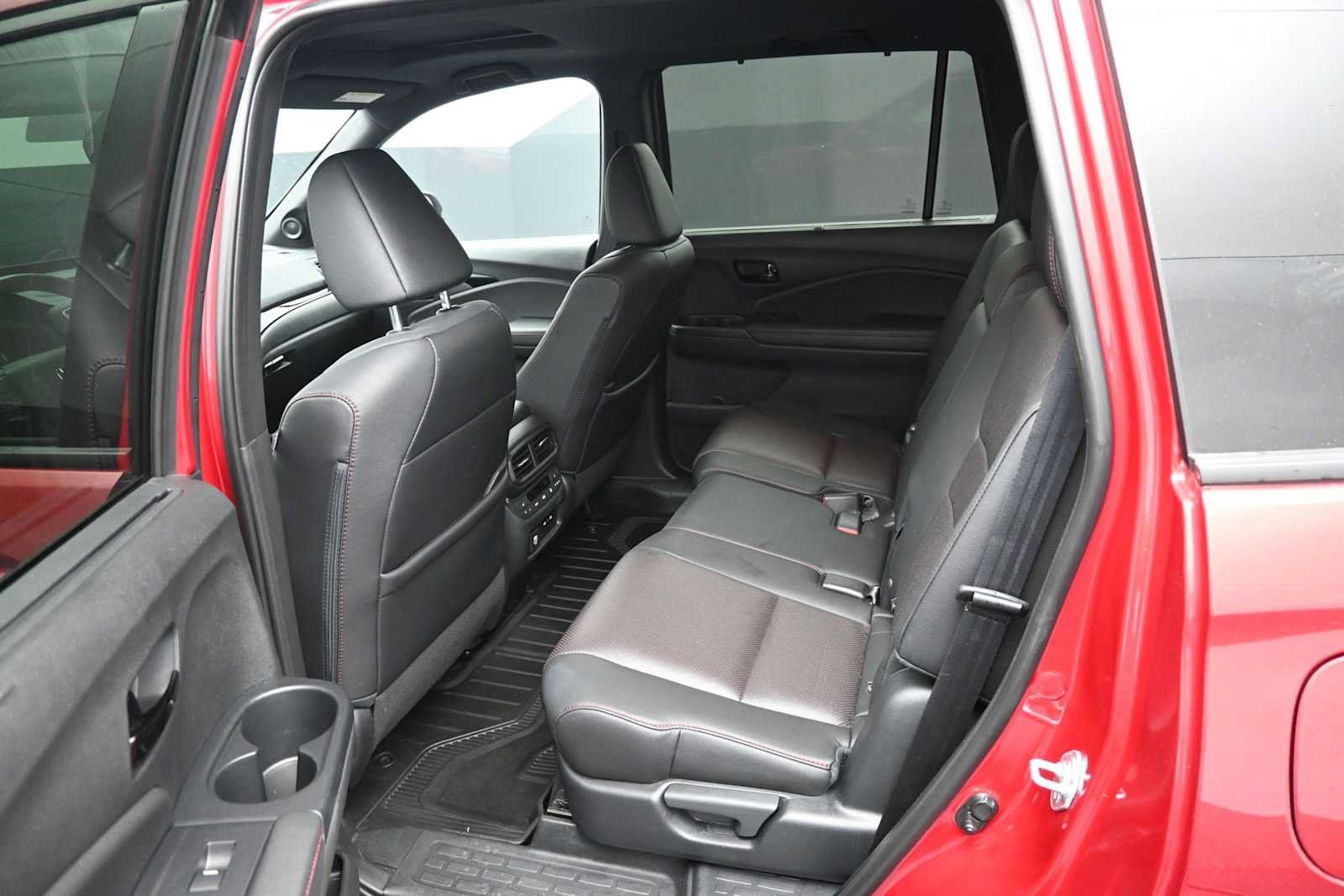 Used 2024 Honda Passport Black Edition image 14