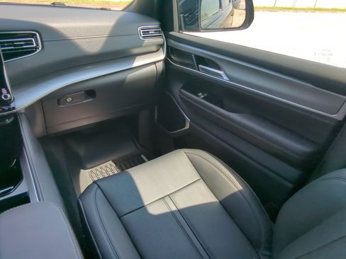 New 2026 Jeep Grand Wagoneer 2WD image 15