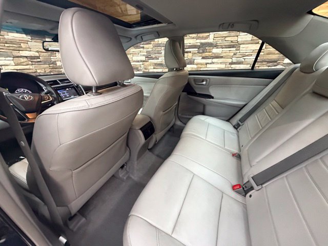Used 2016 Toyota Camry XLE w/ Moonroof Package FWD image 34