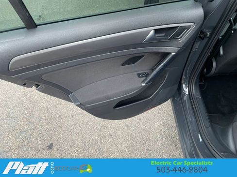 Used 2019 Volkswagen e-Golf SE w/ Driver Assistance Package FWD image 36