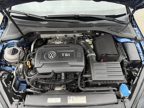 Used 2016 Volkswagen Golf SE image 19
