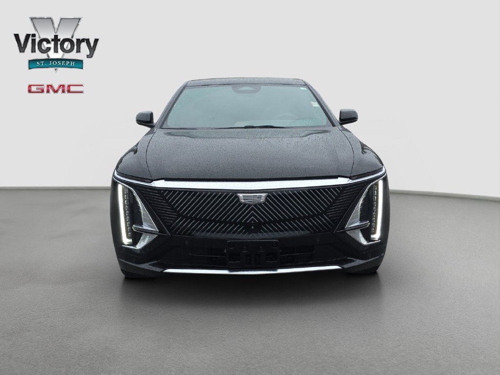 Used 2023 Cadillac Lyriq 2WD image 2