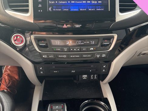 Used 2016 Honda Pilot Elite image 12