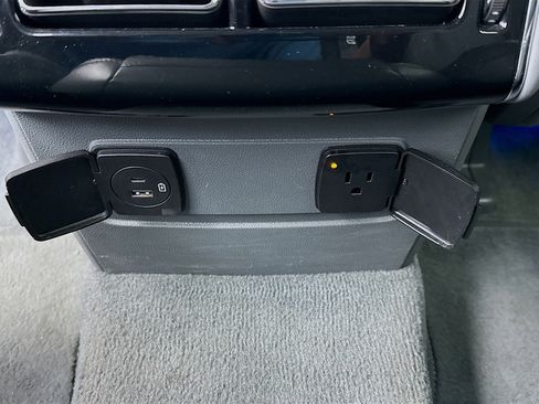 Used 2020 Lincoln Aviator Reserve image 16