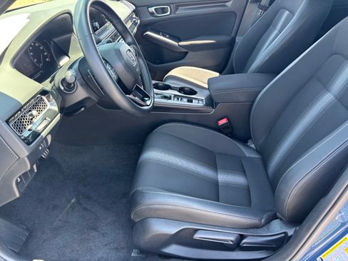 Used 2025 Honda Civic Sport image 18