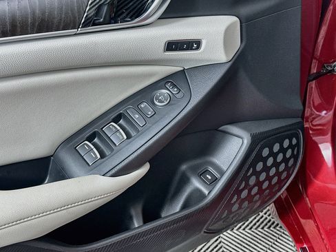 Used 2022 Honda Accord Touring image 15