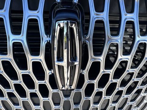 New 2026 Lincoln Corsair Premiere FWD image 7