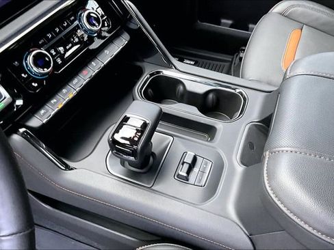 Used 2024 GMC Sierra 1500 AT4 w/ Technology Package image 11