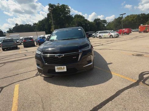 Used 2023 Chevrolet Traverse RS AWD/4WD image 3
