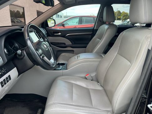 Used 2015 Toyota Highlander Limited Platinum AWD/4WD image 9