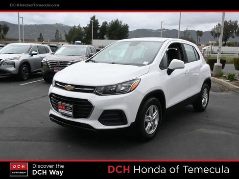 Used 2020 Chevrolet Trax LS image 1