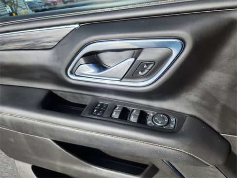 Used 2022 GMC Yukon SLT w/ SLT Premium Package image 20