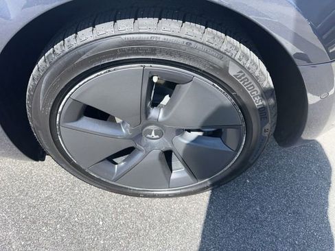 Used 2022 Tesla Model 3 Long Range AWD/4WD image 7