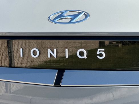 Used 2024 Hyundai Ioniq 5 SEL RWD image 29