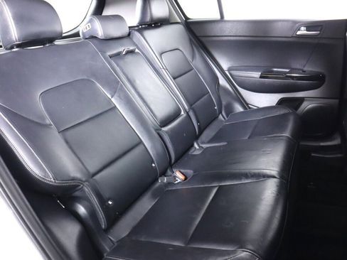 Used 2018 Kia Sportage EX image 40