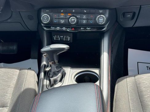 Used 2025 Dodge Durango GT AWD/4WD image 15