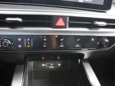 New 2026 Kia Sorento LX image 22