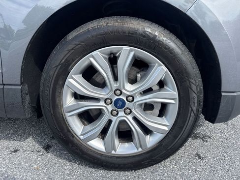 Used 2022 Ford Edge Titanium w/ Equipment Group 301A AWD/4WD image 28
