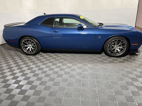 Used 2021 Dodge Challenger SRT Hellcat w/ Plus Package RWD image 9