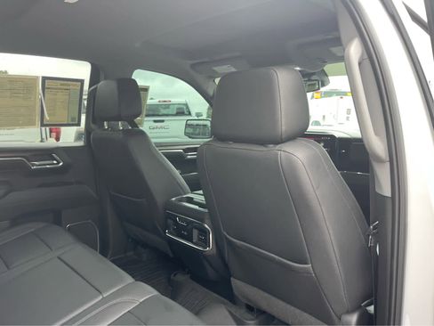 Used 2023 GMC Sierra 1500 SLT w/ SLT Premium Plus Package AWD/4WD image 24