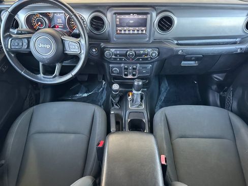 Used 2022 Jeep Gladiator Overland AWD/4WD image 15