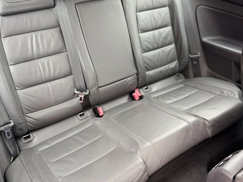 Used 2008 Volkswagen R32 AWD/4WD image 16