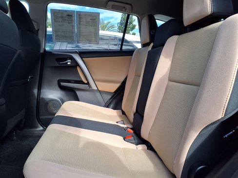 Used 2018 Toyota RAV4 XLE AWD/4WD image 10