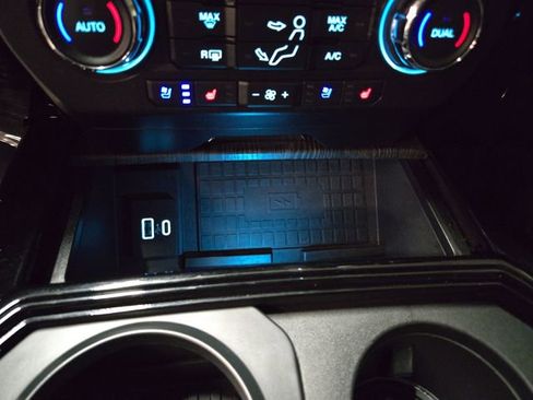 Used 2020 Ford F250 Lariat w/ Lariat Ultimate Package AWD/4WD image 31