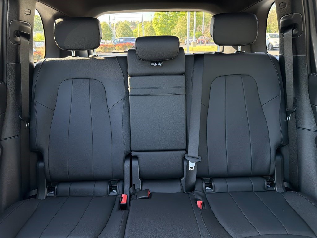 Used 2026 Mercedes-Benz GLB 250 4MATIC image 28