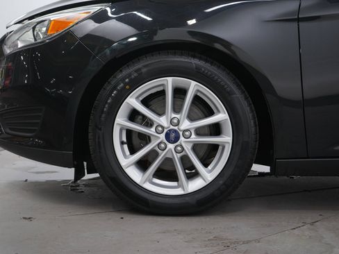 Used 2015 Ford Focus SE FWD image 28