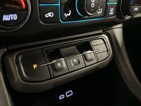 Used 2023 GMC Acadia AT4 w/ Technology Package image 36