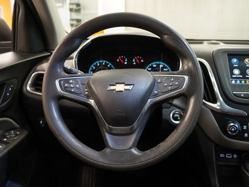 Used 2020 Chevrolet Equinox LS FWD image 18