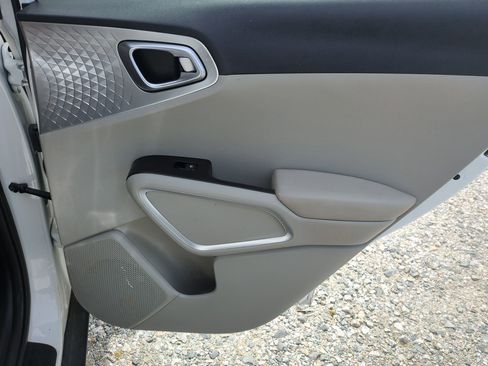 Used 2022 Kia Soul LX w/ Technology Package image 34