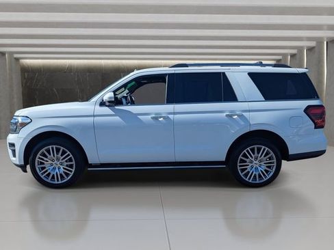 Used 2024 Ford Expedition Limited image 2